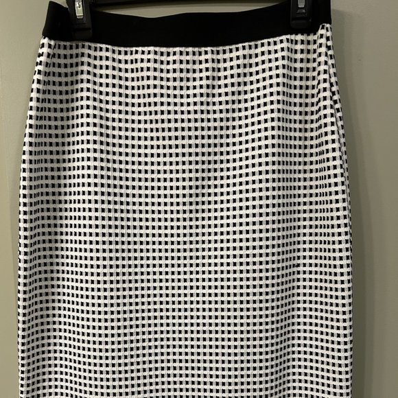 Skirt - Picture 4 of 5